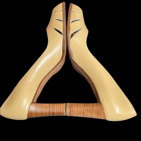 Stuart Weitzman Leather Heels Cut Out Vamp Almond Peep Toe Pump Tan 8.5M - Picture 4 of 10